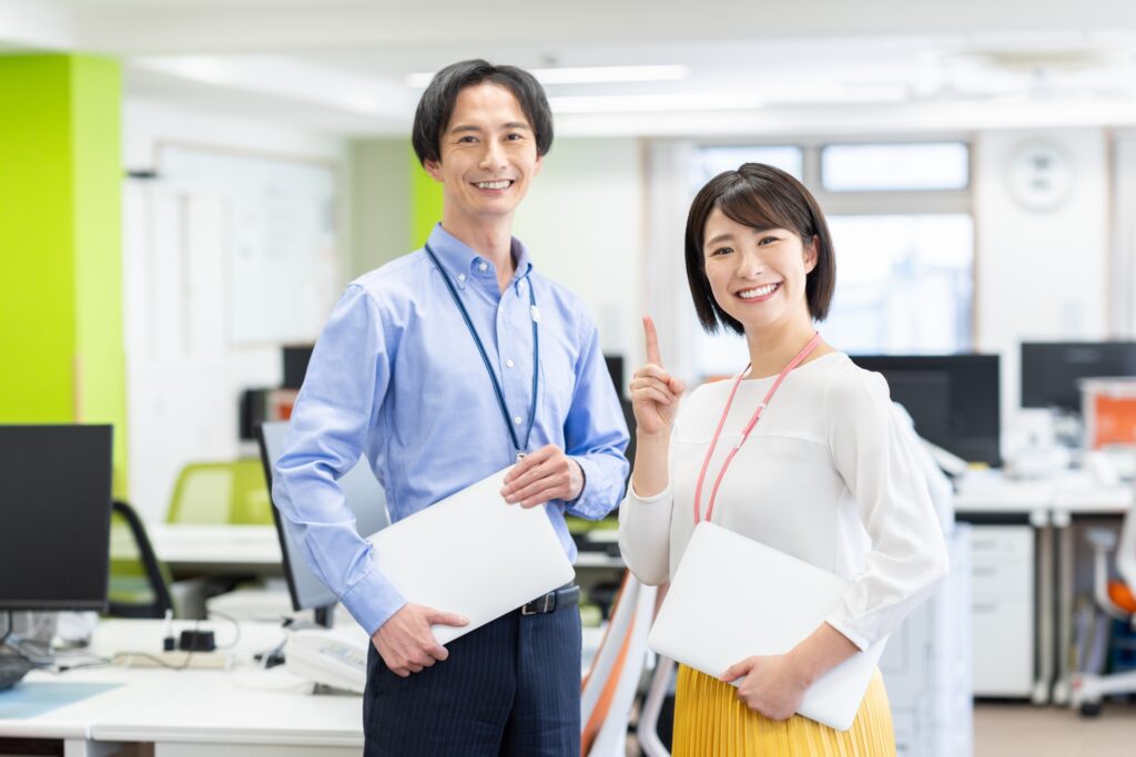 若い2人のビジネスマン