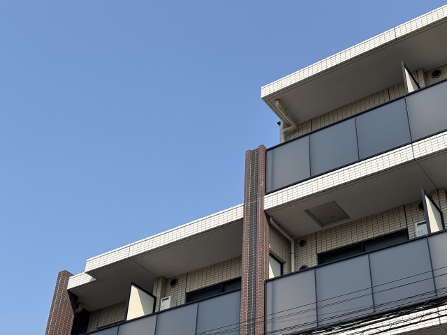 グレーでおしゃれなマンション