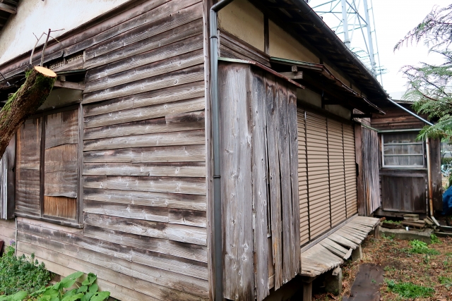 古い木造戸建て