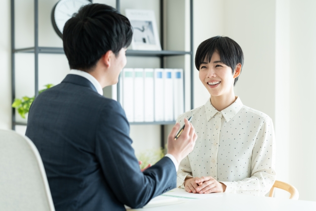 営業担当に相談する人